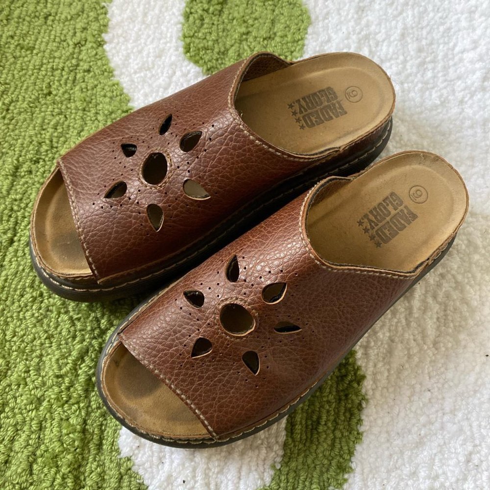 Vintage Chunky Flower Sandals